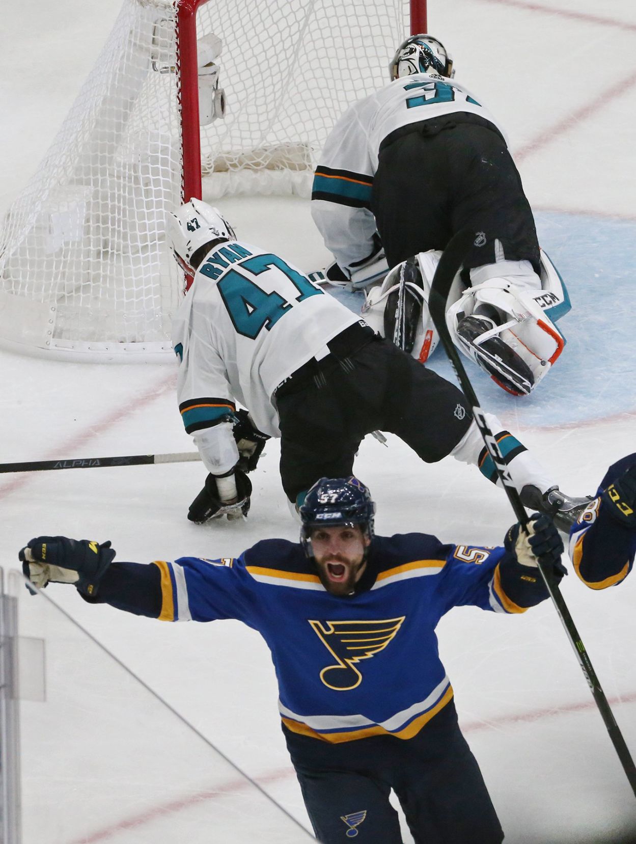 Blues and Sharks break into match 6 in the semi-finals